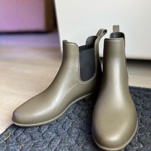 Chelsea Rain Boots - Hunter Green - Size 9